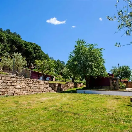 펜션 Nice Holiday In Carrazeda De Ansia With Private Terrace
